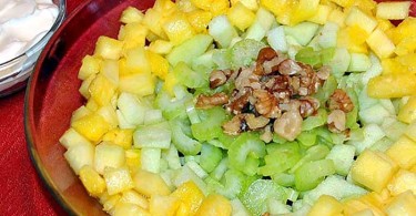 Салат «Здоровье» с ананасом