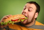 Переедание заставляет людей есть больше