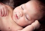 Педиатры предложили новый способ повысить качество сна грудничков
